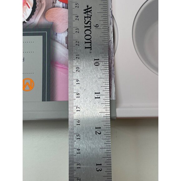 Master Class Cup Cake/Muffin Pan 12 Cup Heavy Gauge Steel Non-Stick Pink - Picture 9 of 9